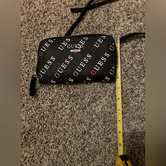 Guess crossbody - Picture 2 of 4